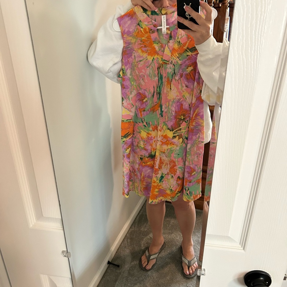 Dear Scarlett Sleeveless Floral Shift Dress in Pink and Orange